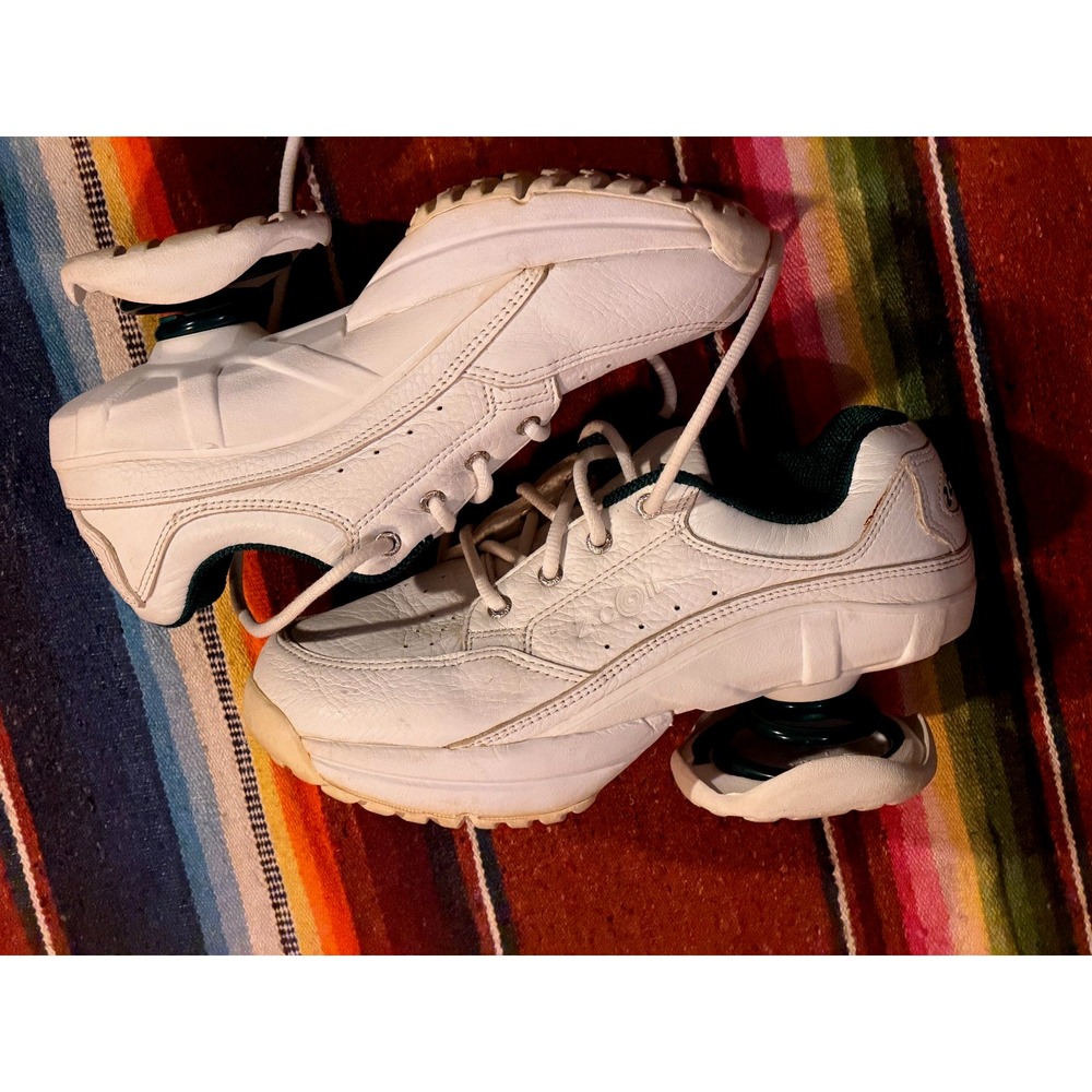 Z Coil Lace-Up Sneakers Womens Sz 7 White Leather Spring Heel Cushioned Comfort